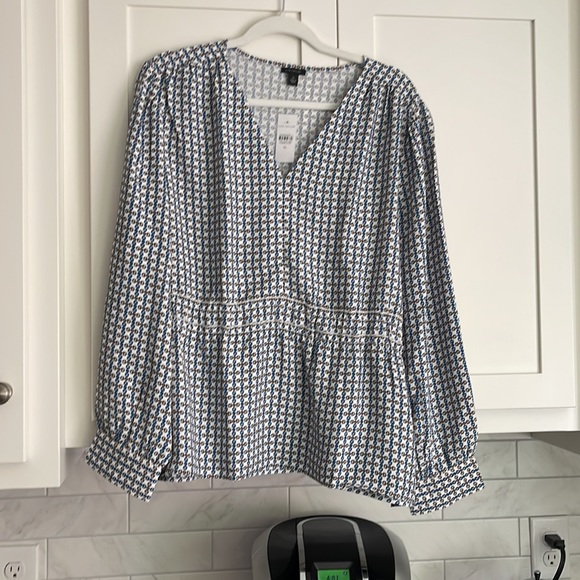Ann Taylor peplum blouse- chain print taupe and slate blue size xl. - Picture 7 of 13
